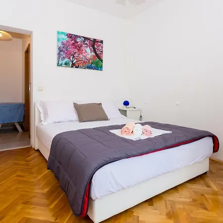 Apartments Iva Brstilo Omis Exterior photo