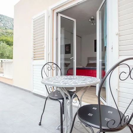Apartments Iva Brstilo Omis Exterior photo