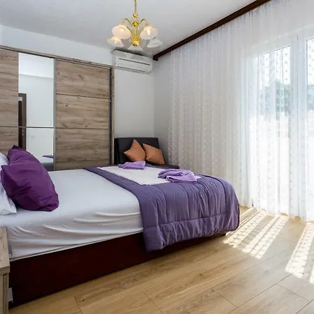 Apartments Iva Brstilo Omis Exterior photo