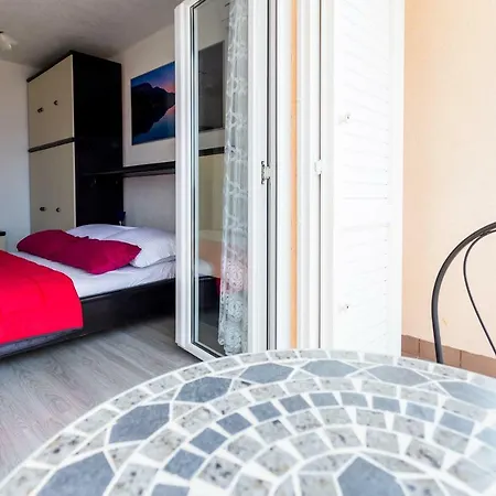 Apartments Iva Brstilo Omis Exterior photo