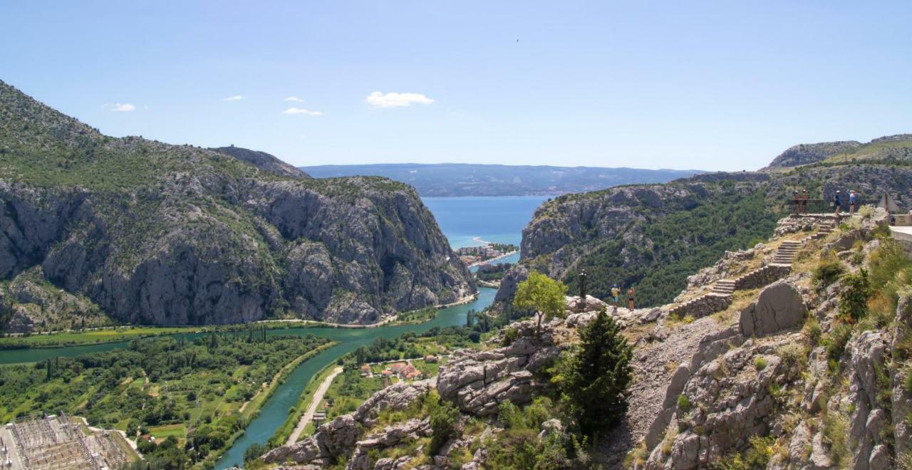 Iva Brstilo Apartment Omis