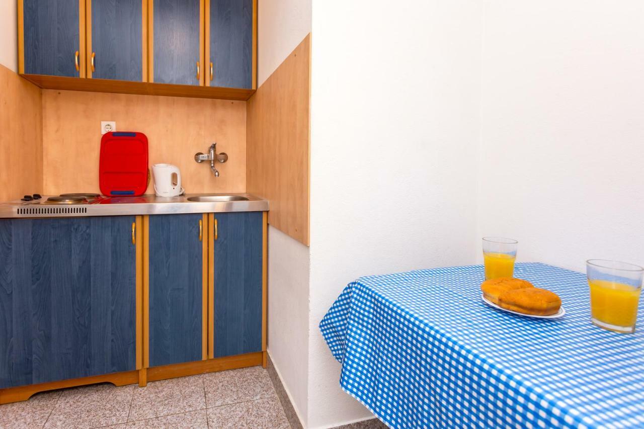 Iva Brstilo Apartment Omis
